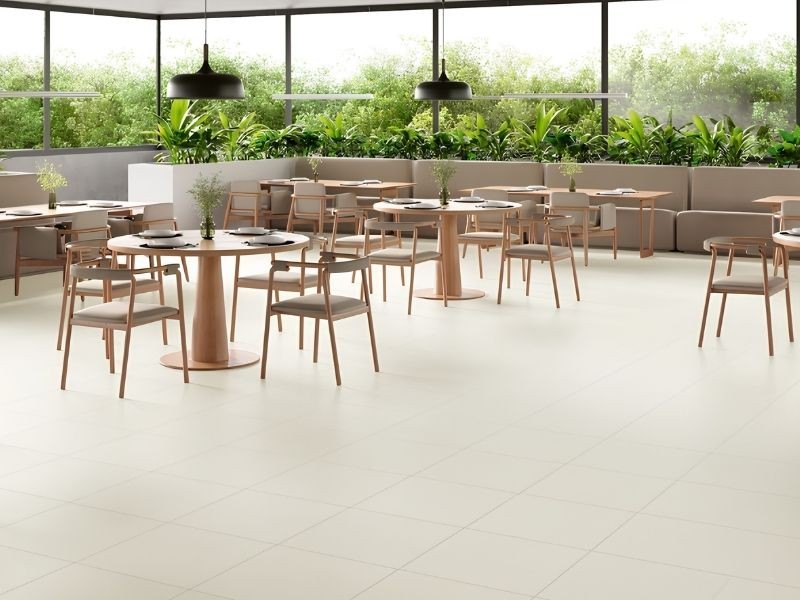 Piso Linz 50x50cm Classe B vale a pena? Veja vantagens, desvantagens e custo-benefício
