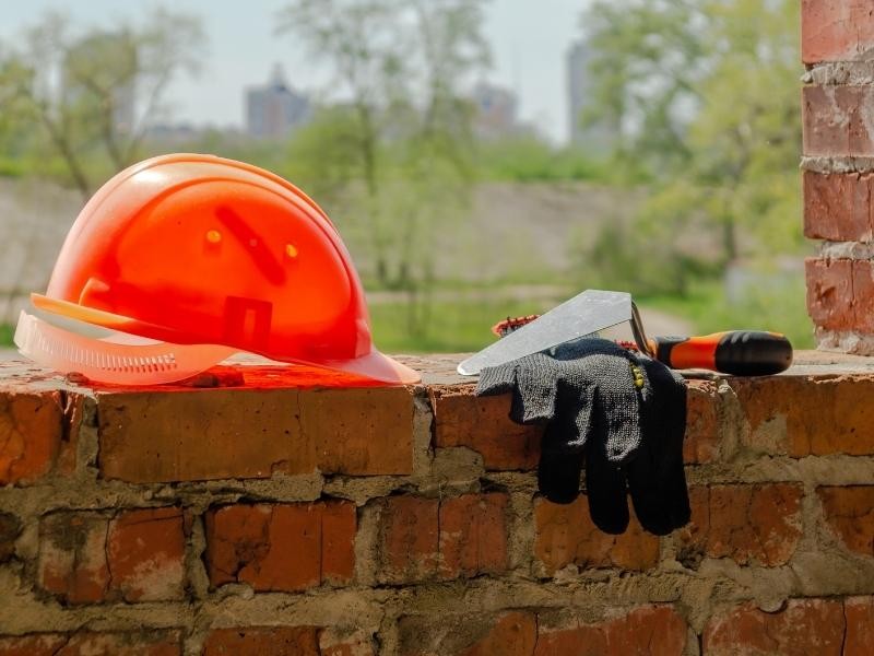 Quais EPIs são obrigatórios na construção civil? Guia completo de segurança